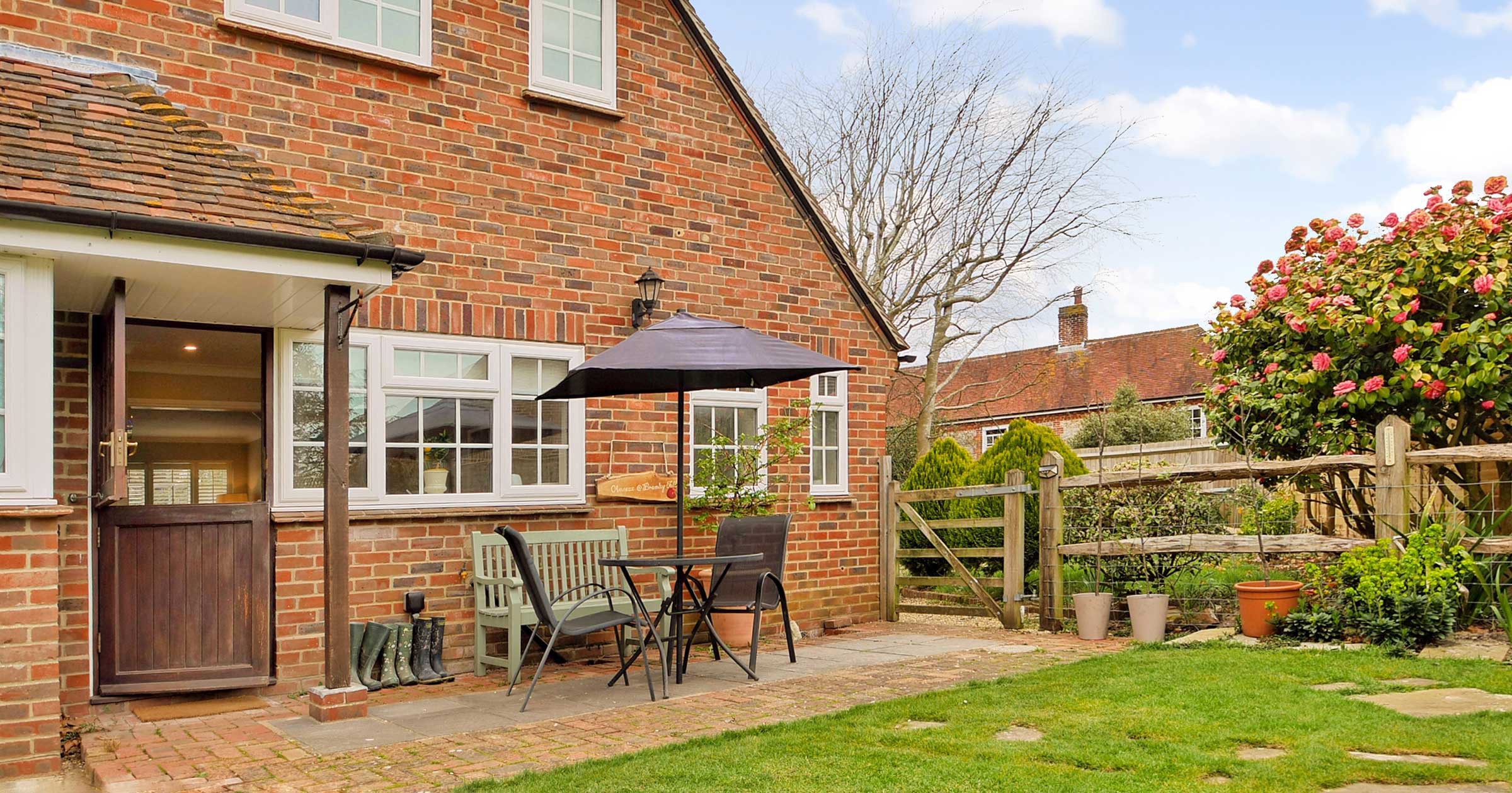 SelfCatering Three Bedroom Cottage Near Chichester Bramley Fall Cottage